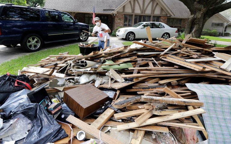 Roy Blunt warns against overspending on Hurricane Harvey recovery