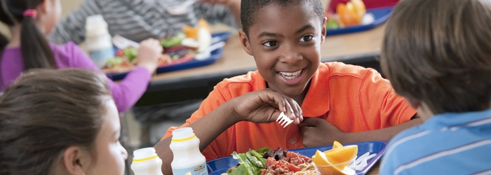 Report: 40% of school kids receive free, subsidized lunch, economy blamed
