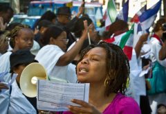 Hispanic groups demand Obama stop deportations
