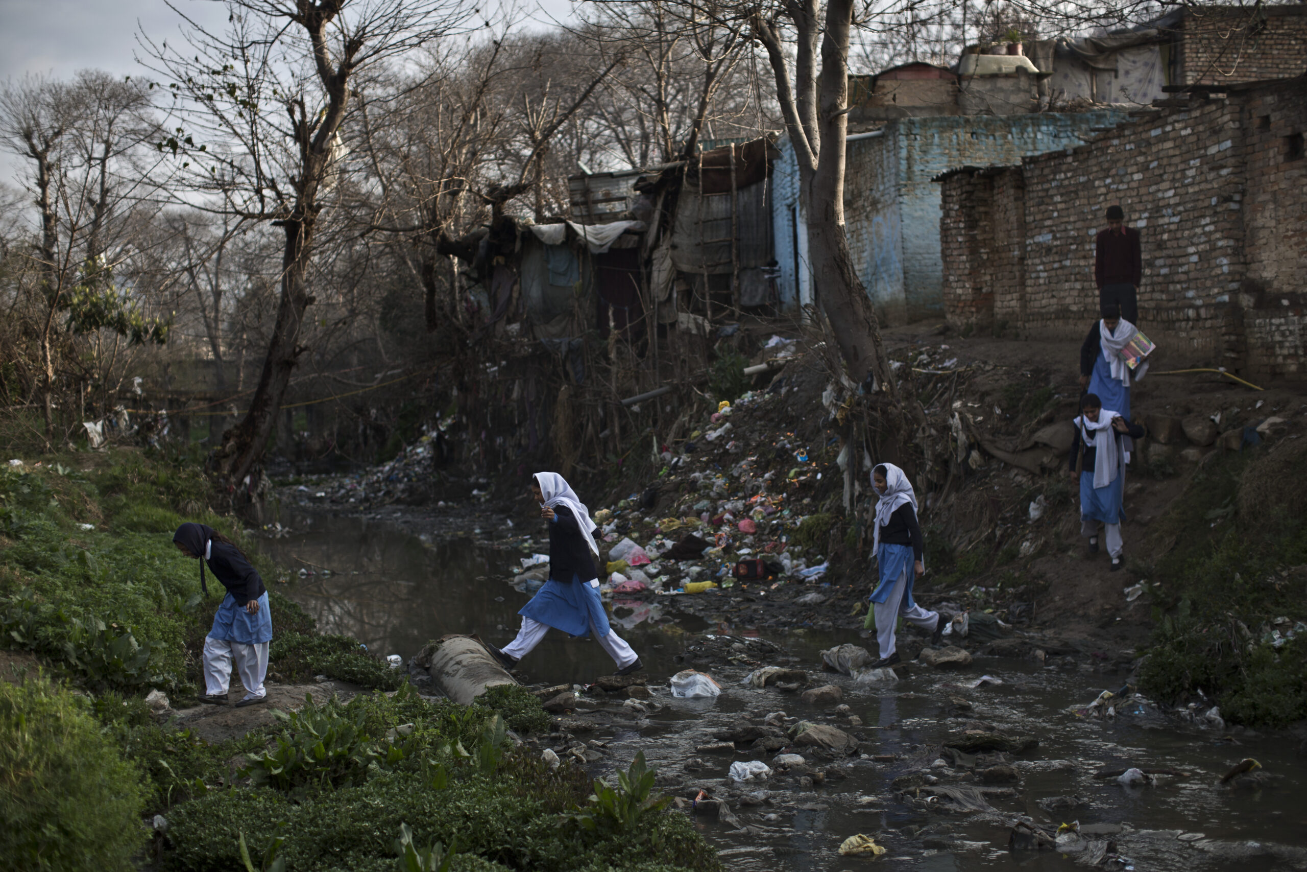 AP PHOTOS: Pakistani girls struggle to be educated