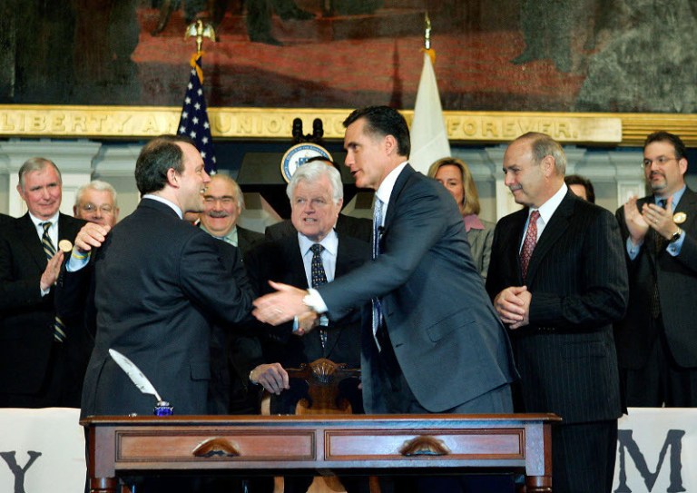 Romney helps Obama blunt health care fallout