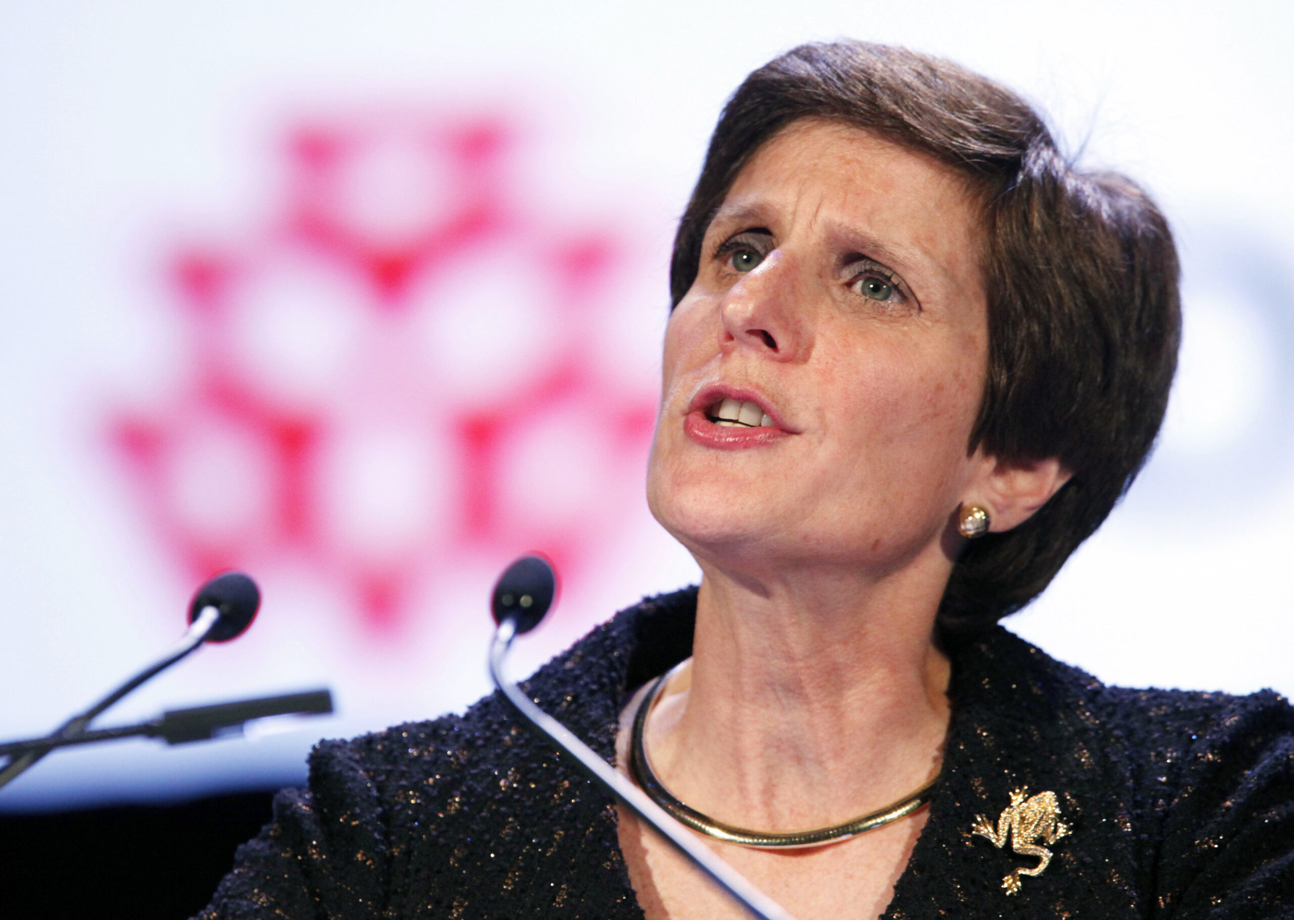 Oreo cookie maker Mondelez gives CEO $10M award