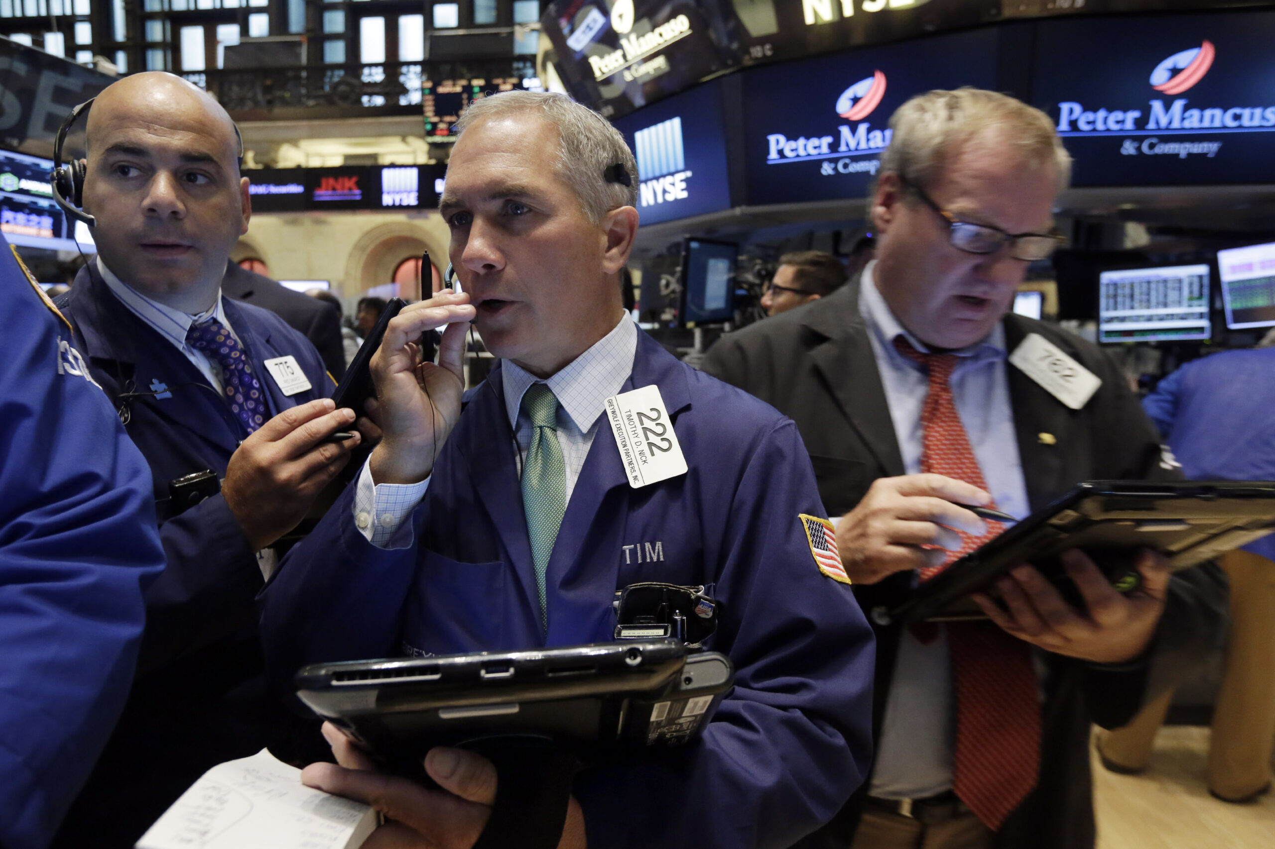 Mixed jobs report muddles Fed’s rate hike decision