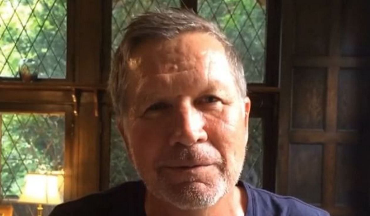 Weird Week in (Internet) Politics: What Ryan’s Hat Was Hiding, Kasich Beard, Libertarians Pick Johnson