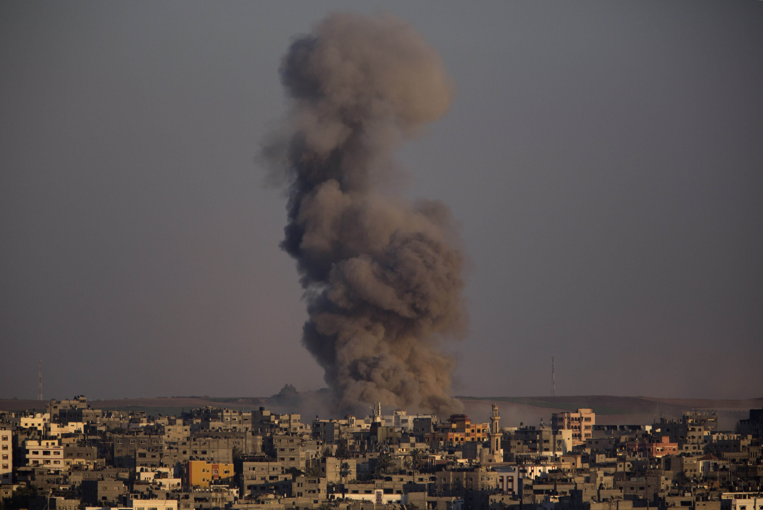 Israel withdraws most troops from Gaza