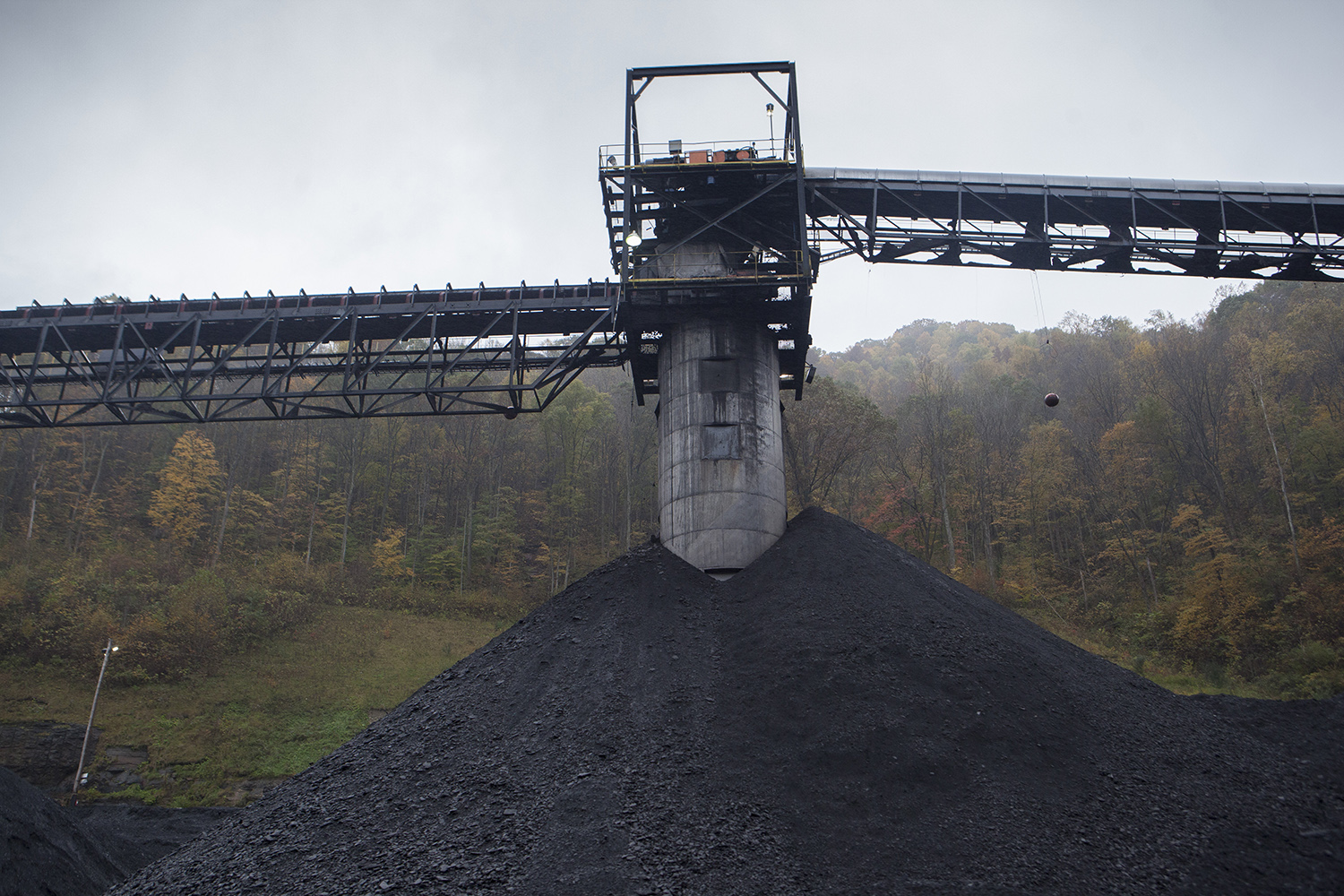 Senate votes to kill Obama coal rules
