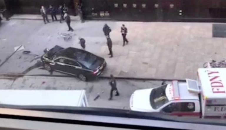 Cab ramps sidewalk, crashes into pedestrians in Lower Manhattan: Reports