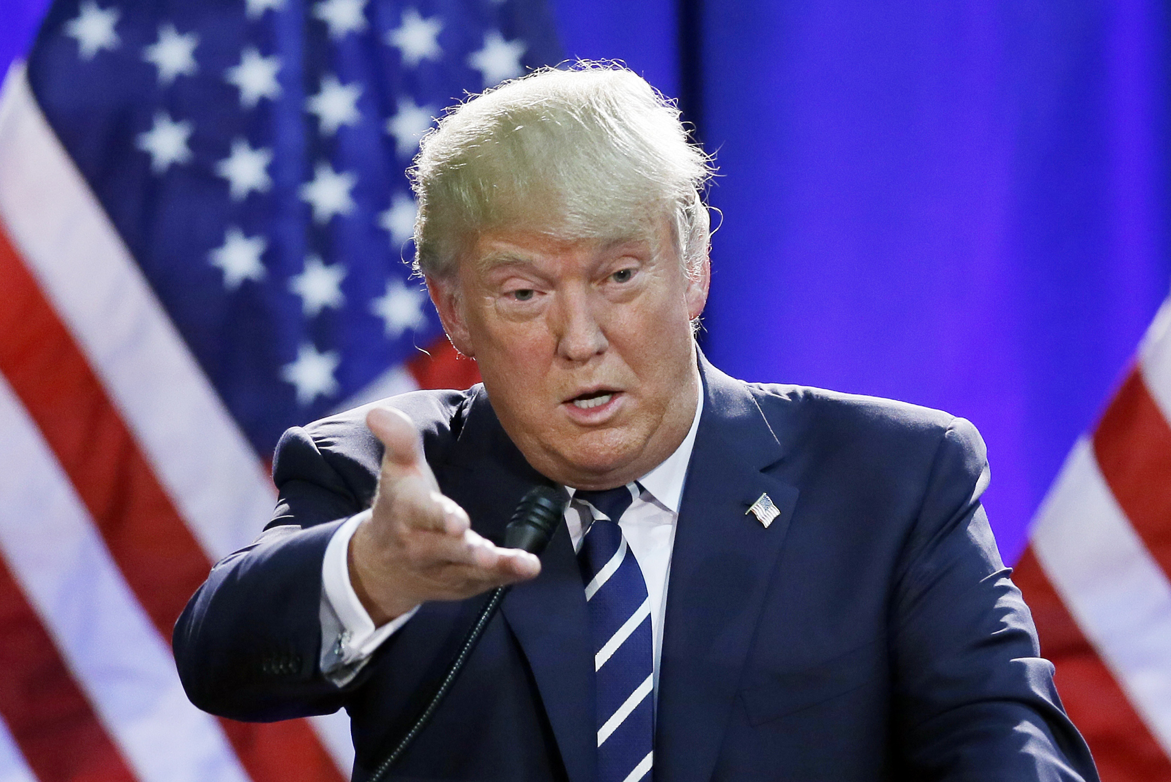 Trump seeks truce with big GOP donors