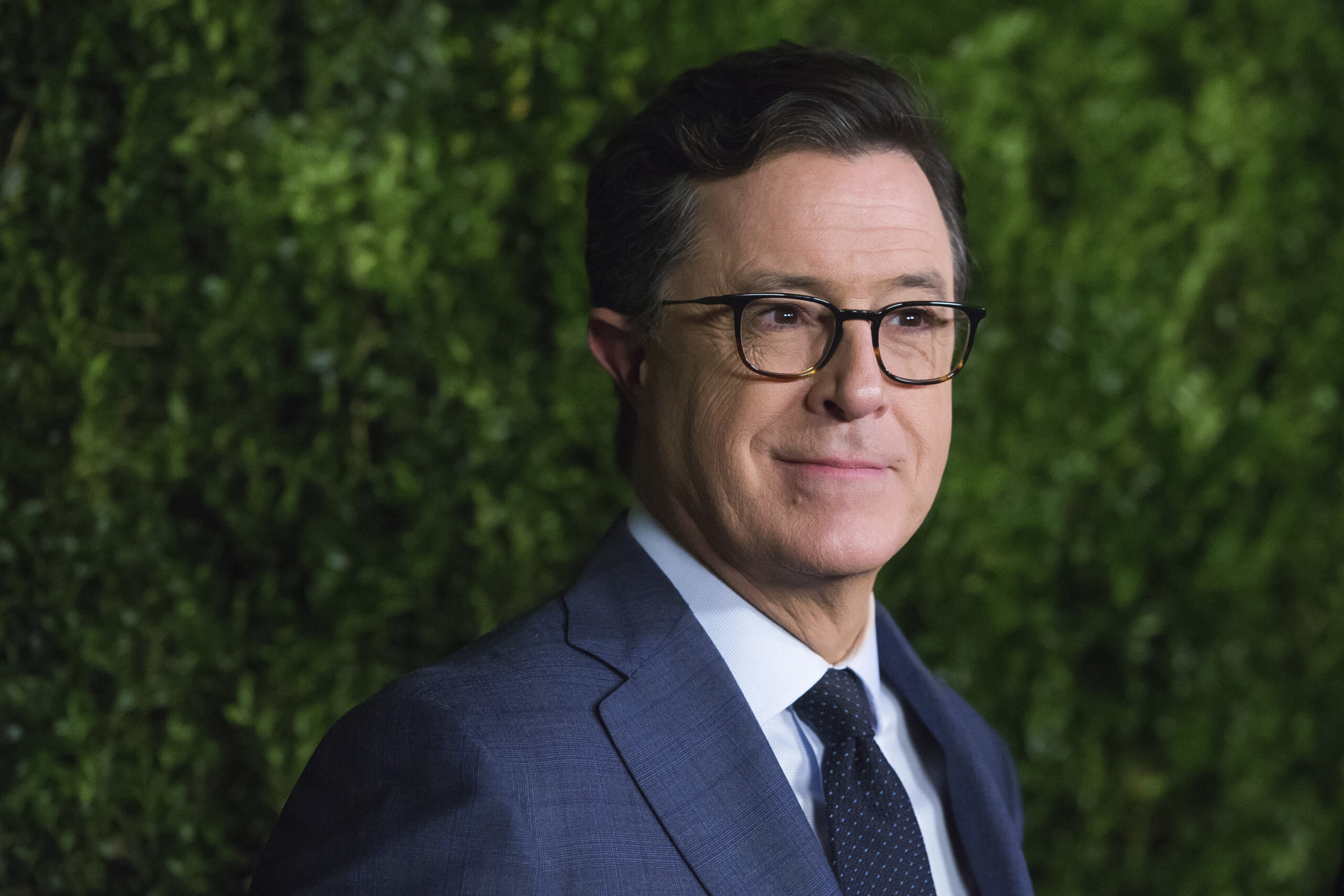 ‘Colbert Report’ returns to salute Bill O’Reilly: ‘Stay strong, Papa Bear!’