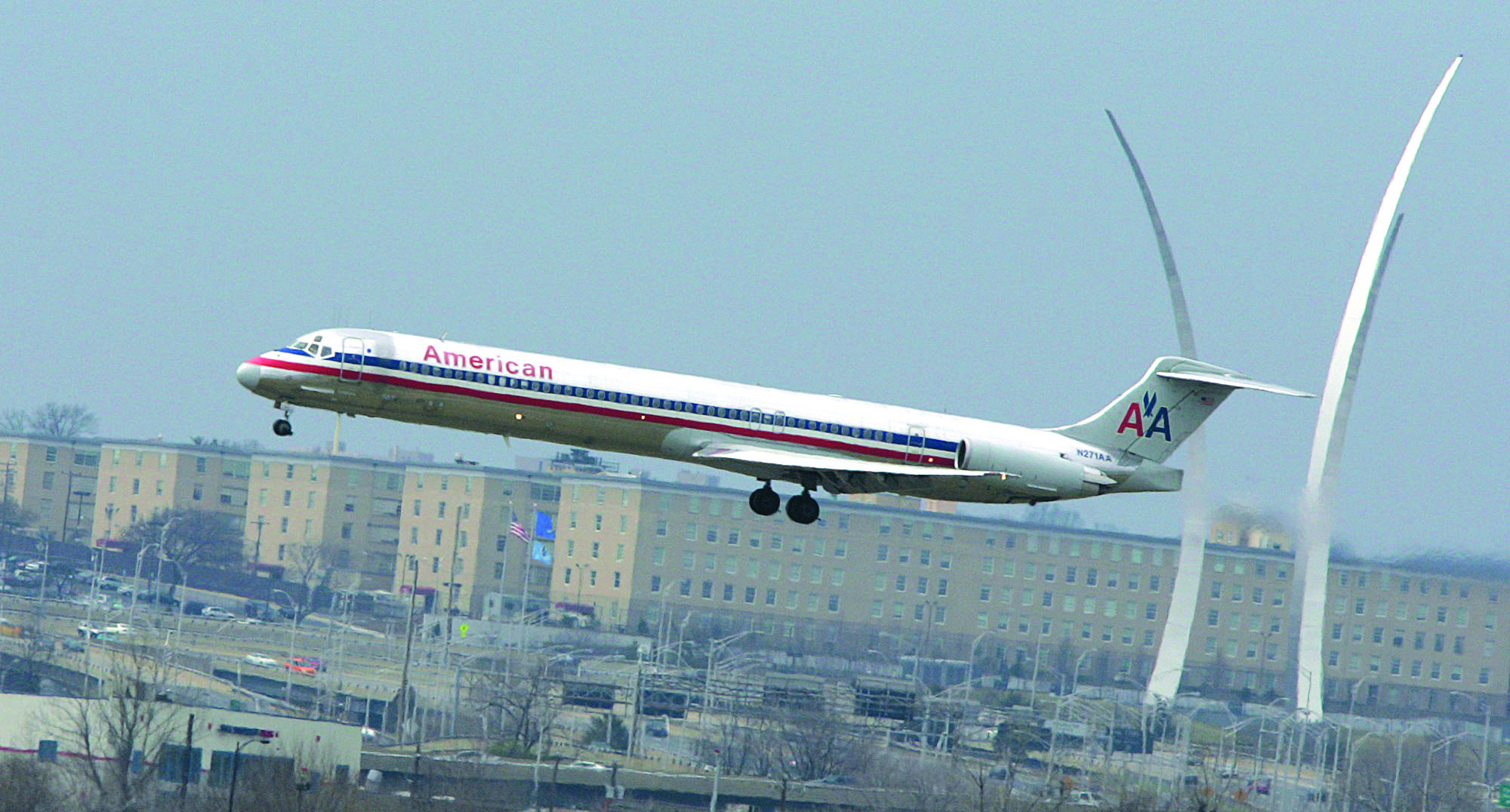 Officials deny report of near-collision over Reagan National