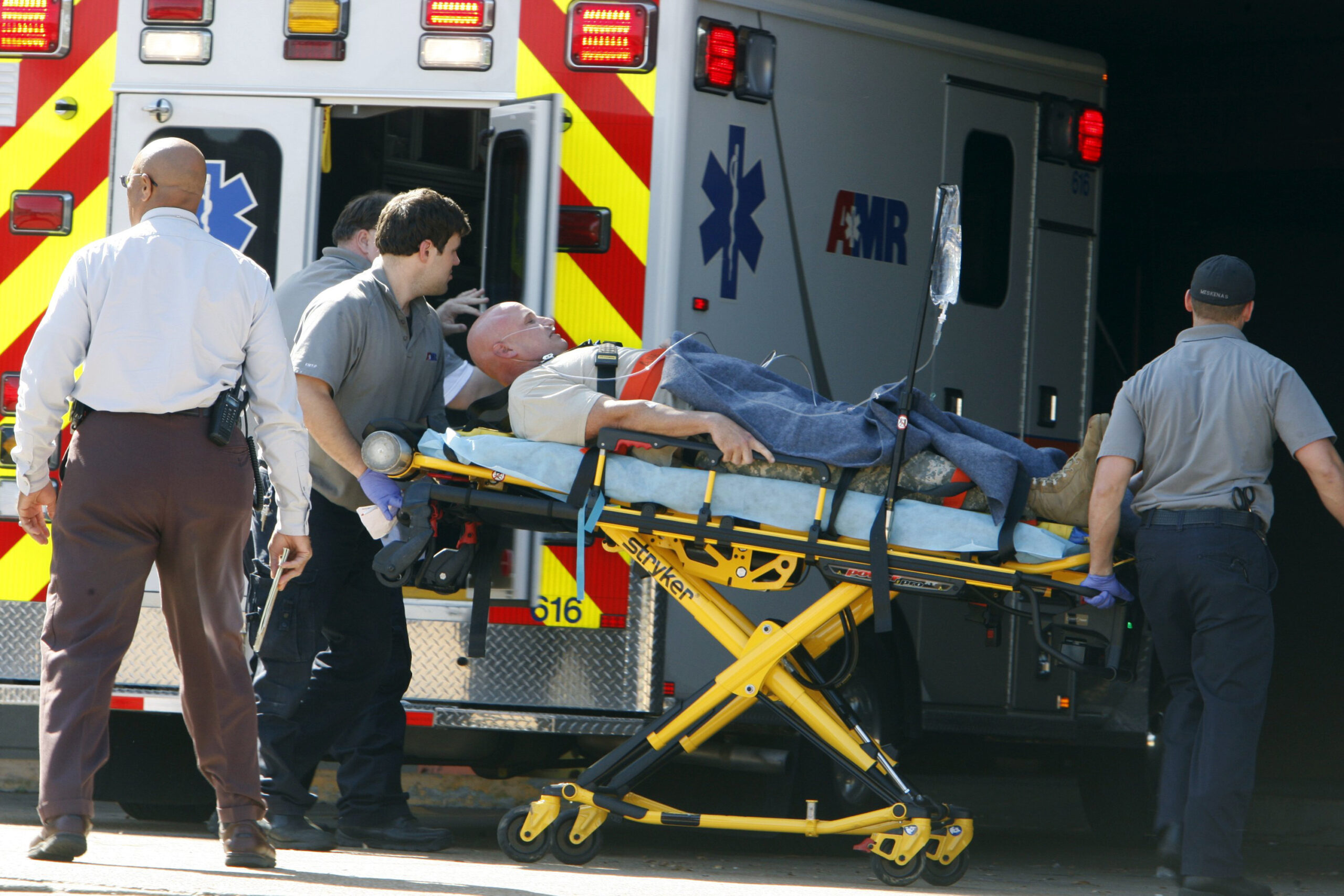 2 shot at Memphis-area National Guard armory; gunman in custody