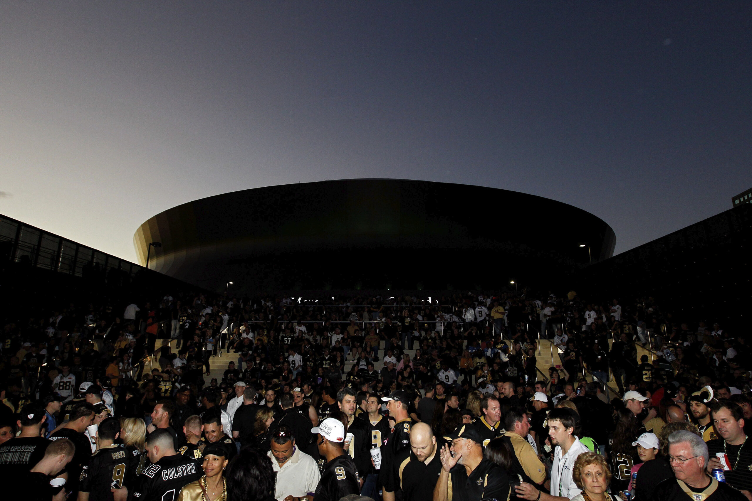 Bond commission at odds over Superdome debt forgiveness plan