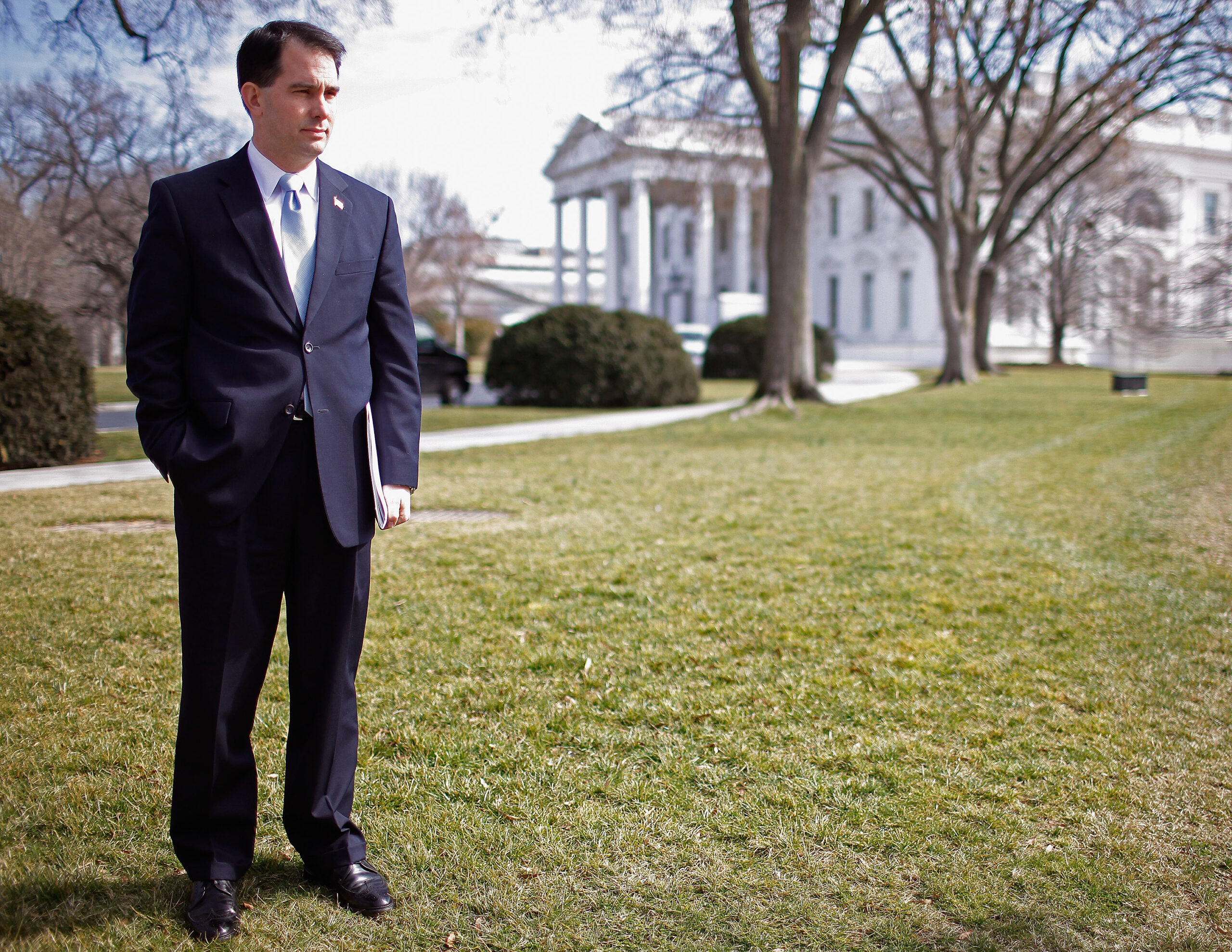 WaPo front pages Walker dropping out of college — but not curious about Obama