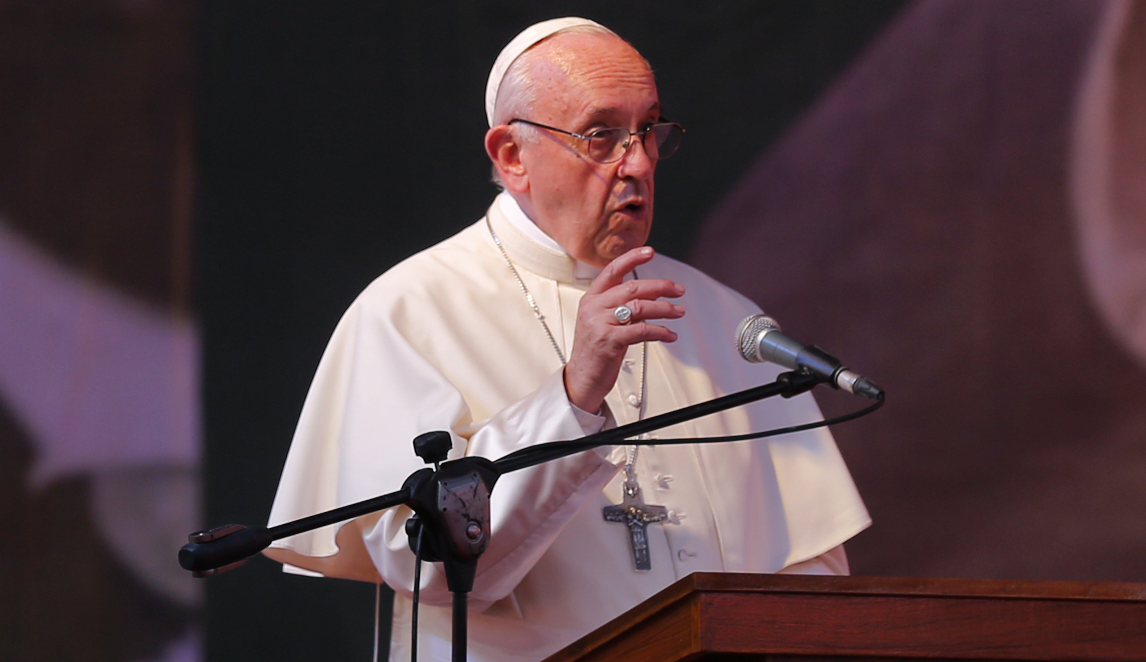 Pope Francis: Trump should respect ‘status quo’ in Jerusalem