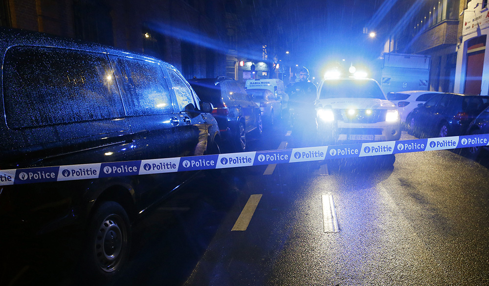 Belgian authorities detain 6 in overnight raids