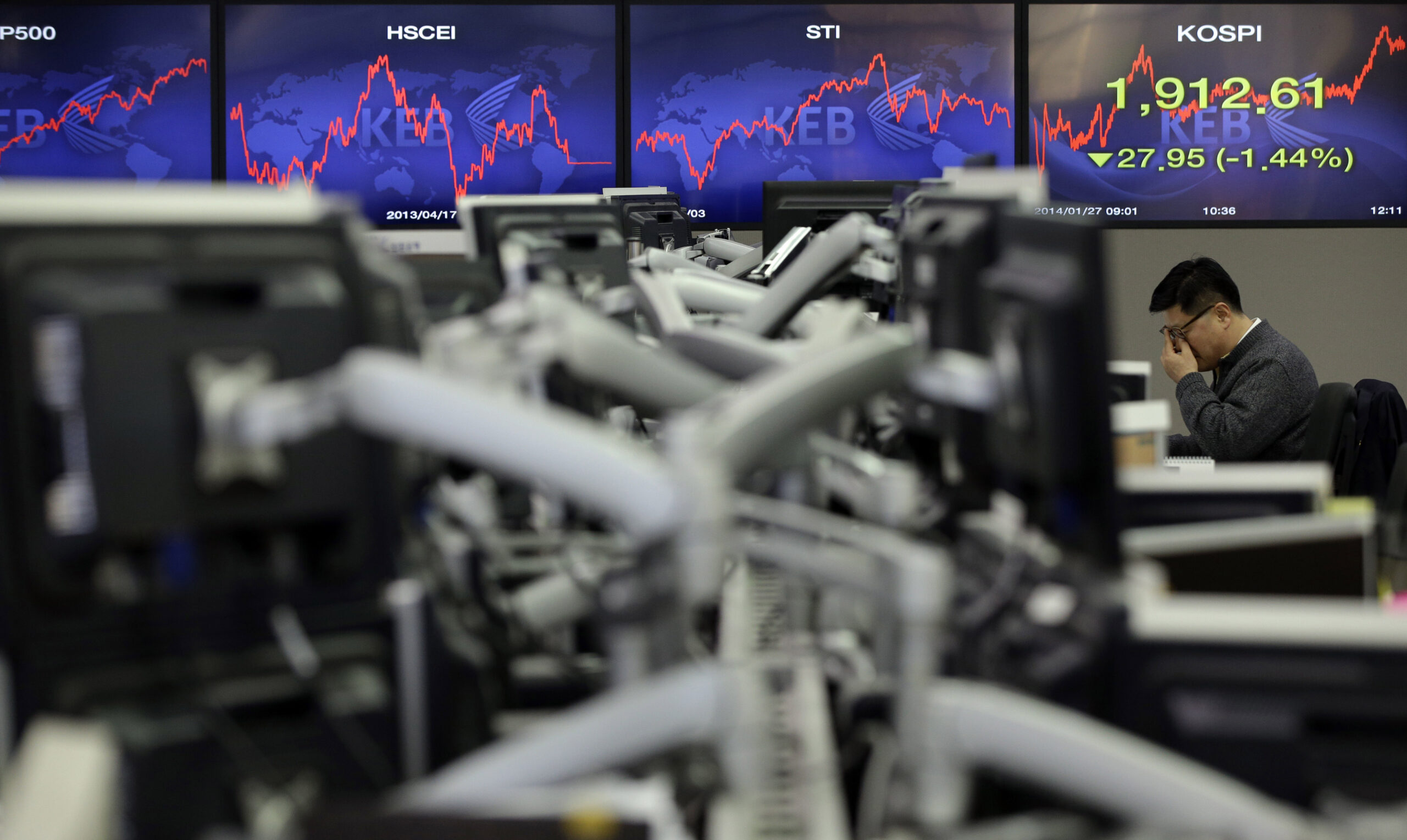 Dow Jones surges 545 points after midterm elections split control of Congress