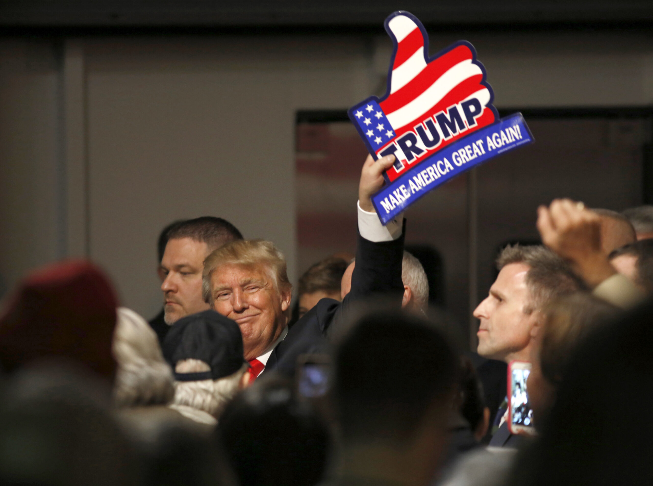 Trump boosts GOP majority in Senate, may hurt it in House