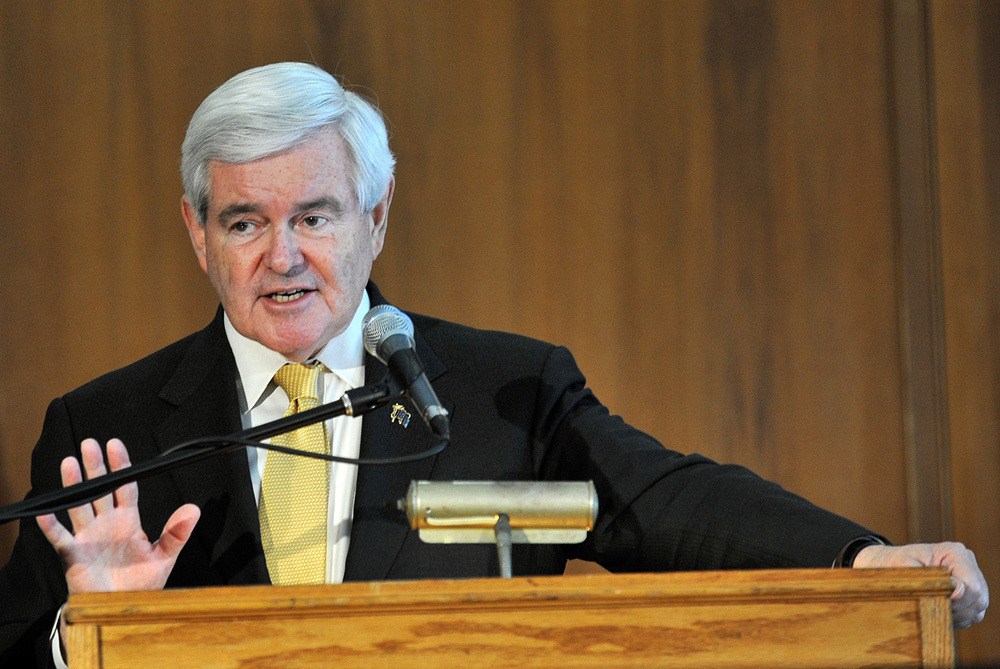 Gingrich charging for photos as funding wanes