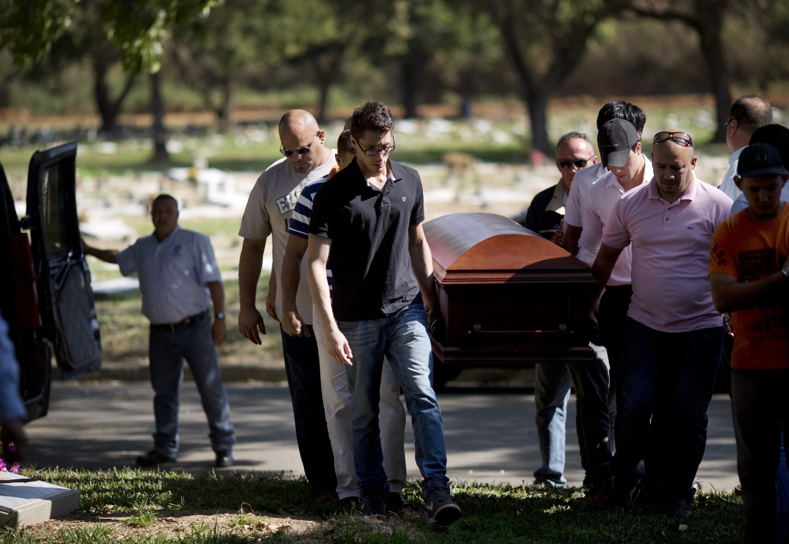 Slain beauty queen mourned in Venezuela