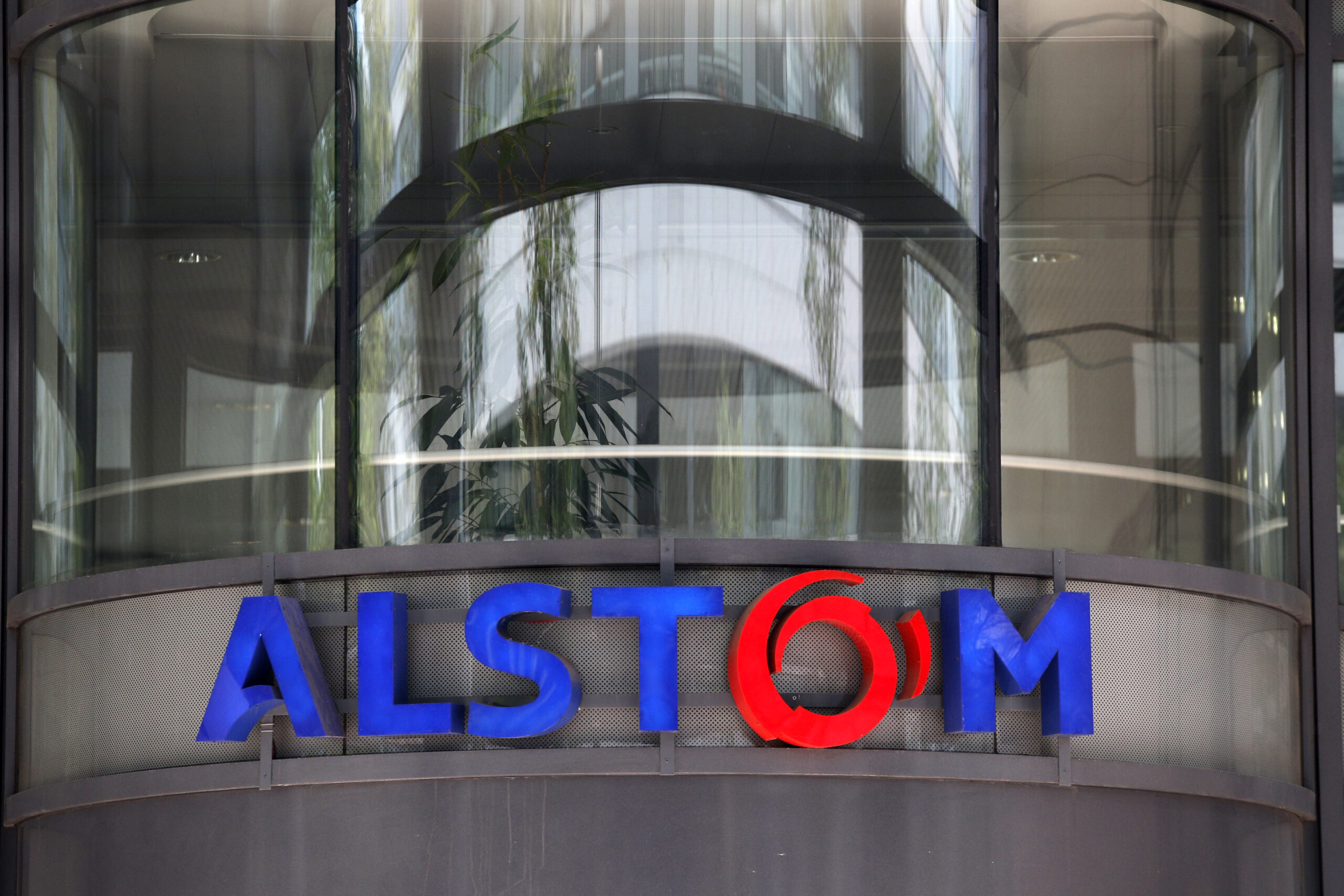 Siemens, Mitsubishi look to derail GE-Alstom deal