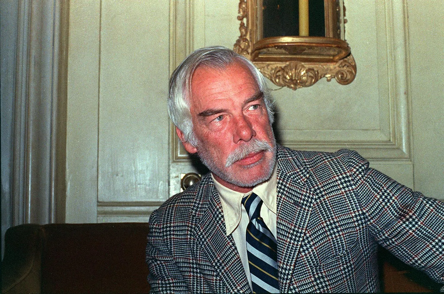 21 famous people you didn’t know were buried at Arlington National Cemetery