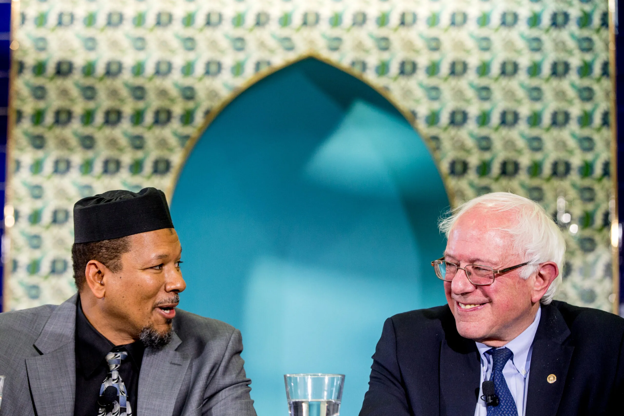 Clinton now the only Dem candidate not to visit a mosque