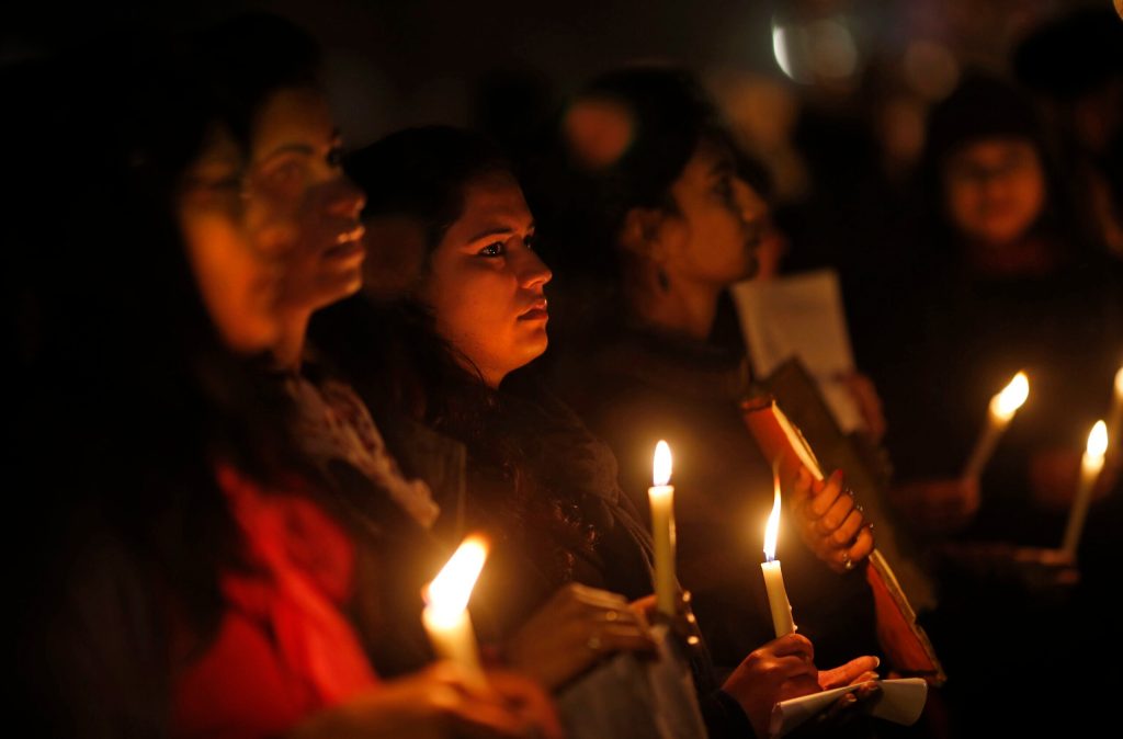 Indian gang rape victim’s body cremated privately