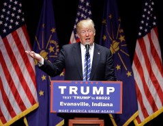 Trump chides Obama after Secret Service recommends higher fence