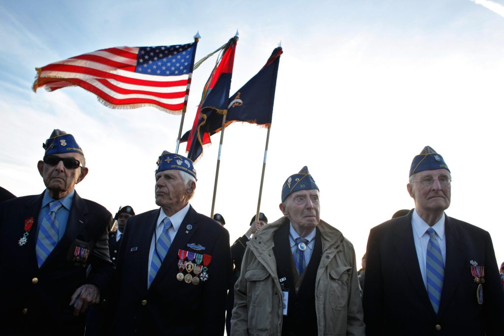US D-Day vets honor fallen comrades