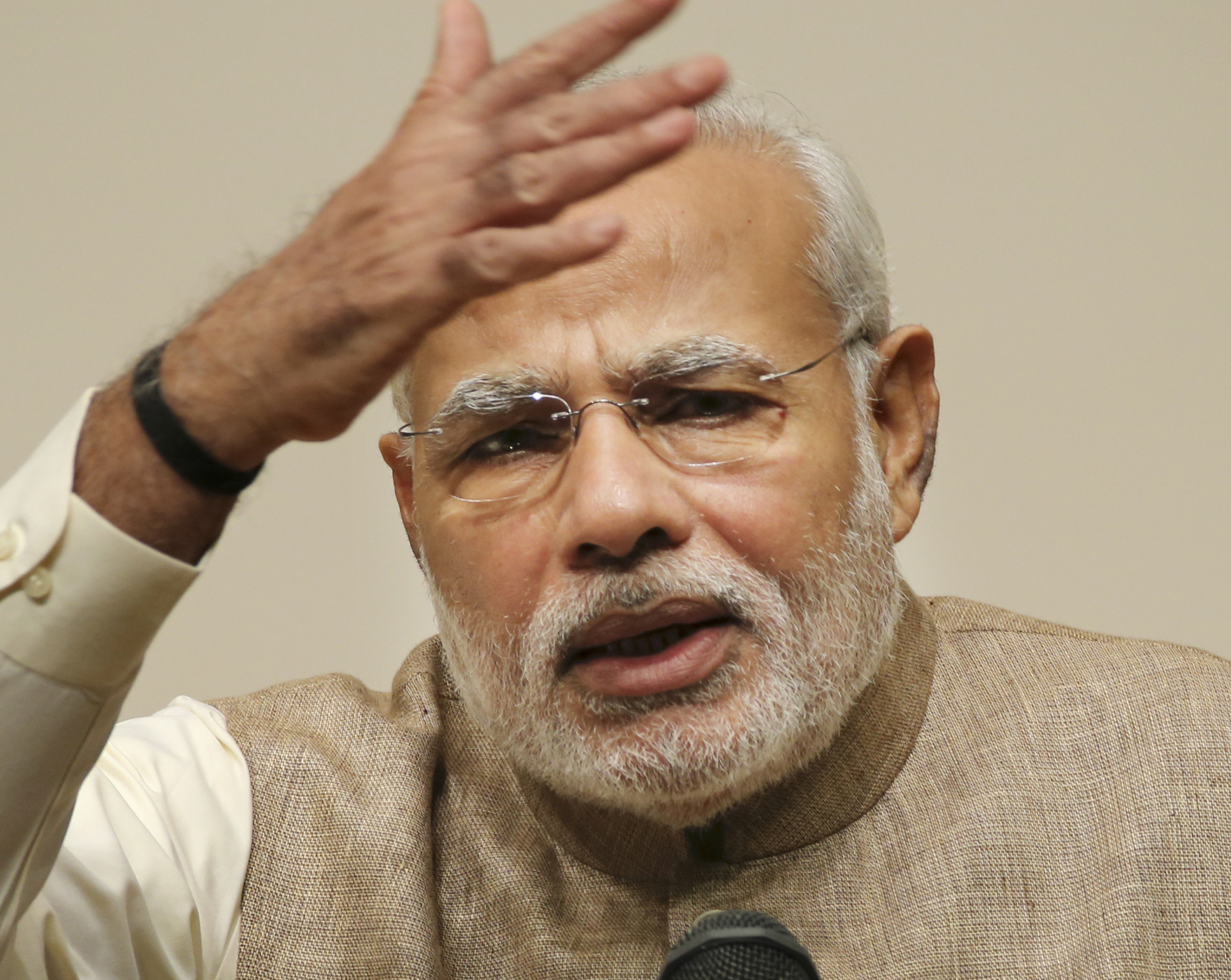 Modi promises red carpet for Japan firms in India