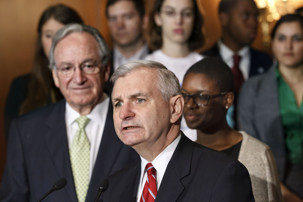 GOP blocks loan freeze, Dems vow retaliation