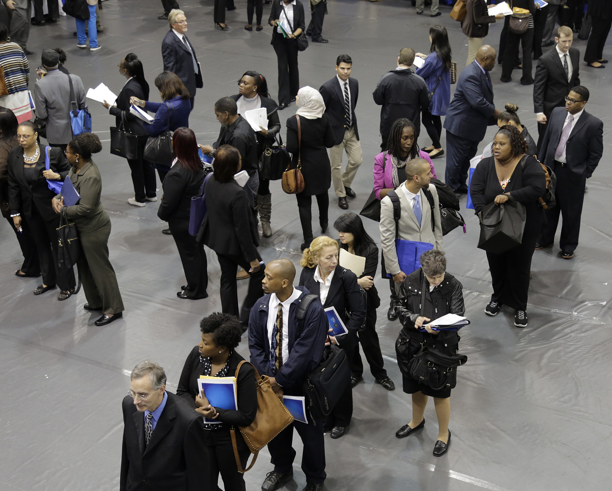 Jobless claims edge up to still-low 268,000