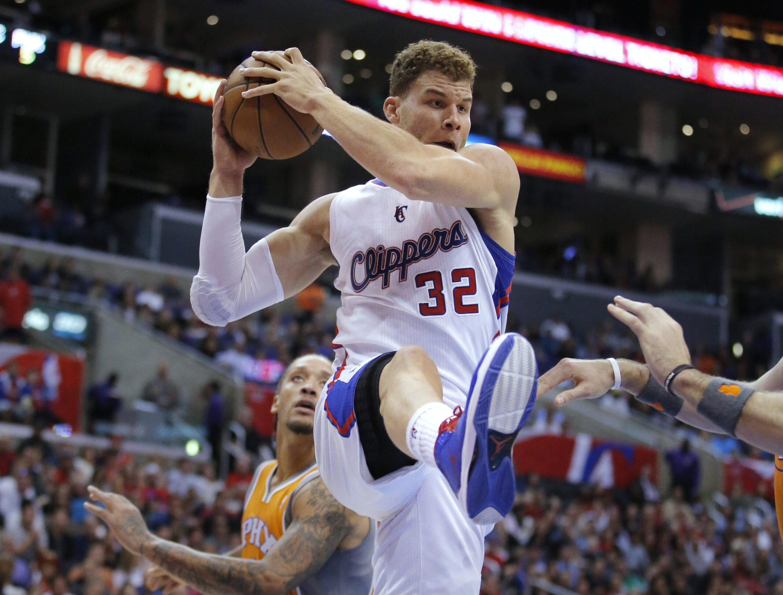 Clippers beat Suns 117-99 for 5th straight win