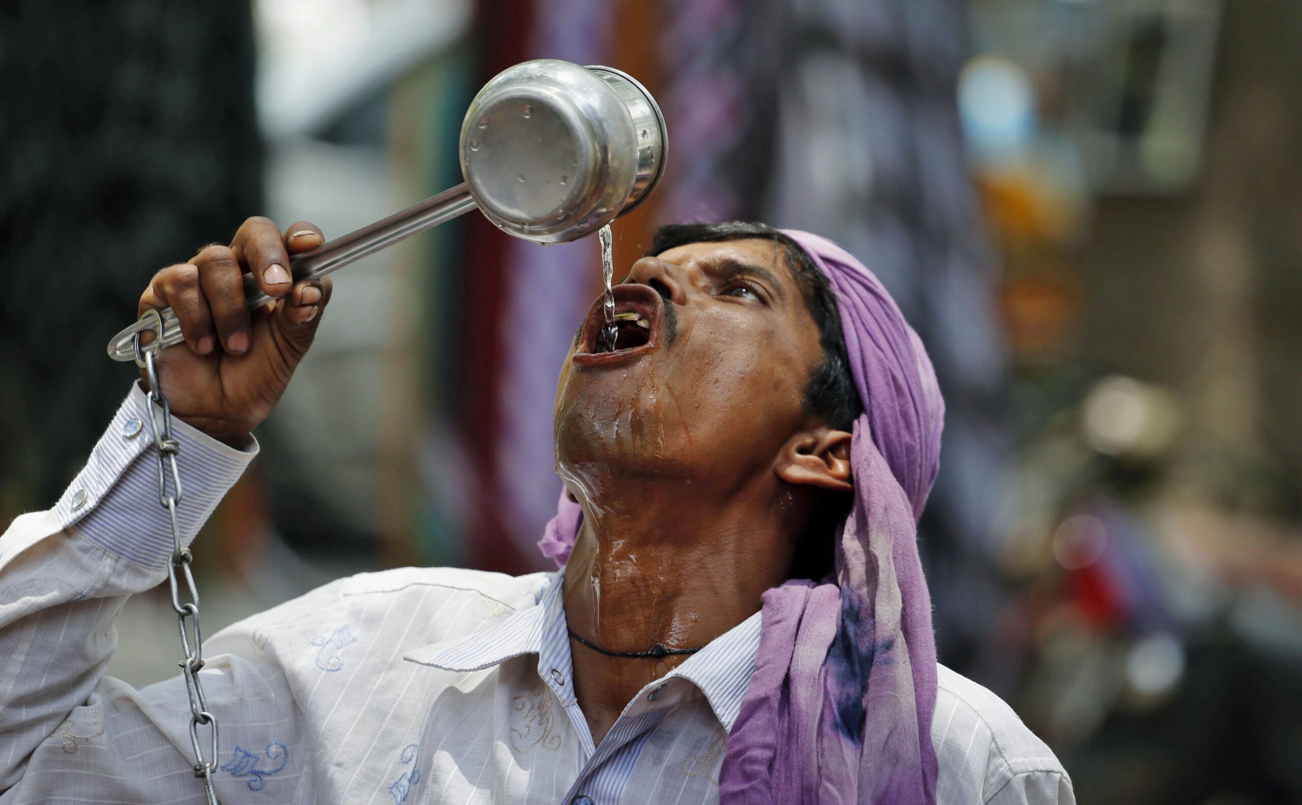 Indians riot as heat wave prompts power cuts