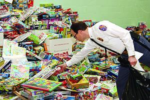 Prince George’s safety workers distribute food, gifts for holidays