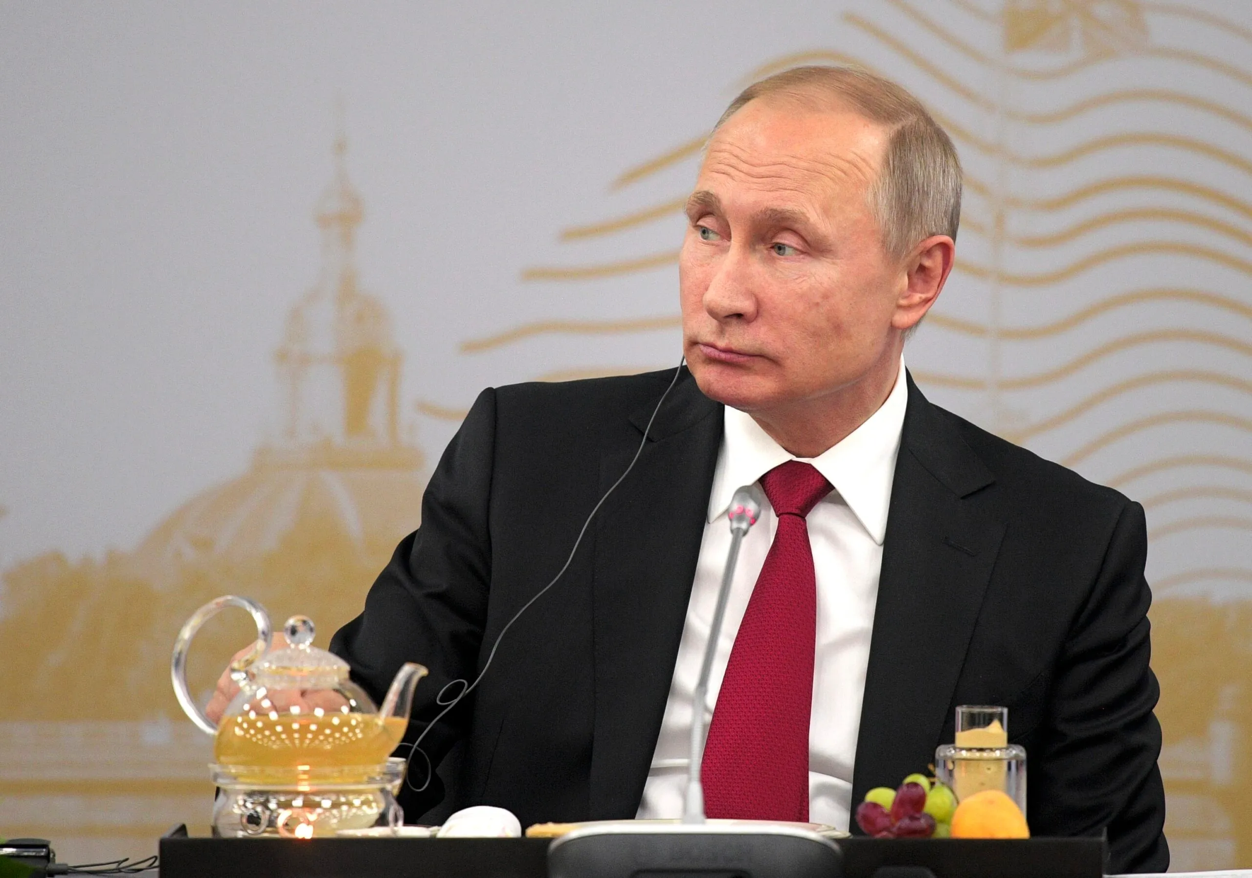Putin: Snowden not a traitor