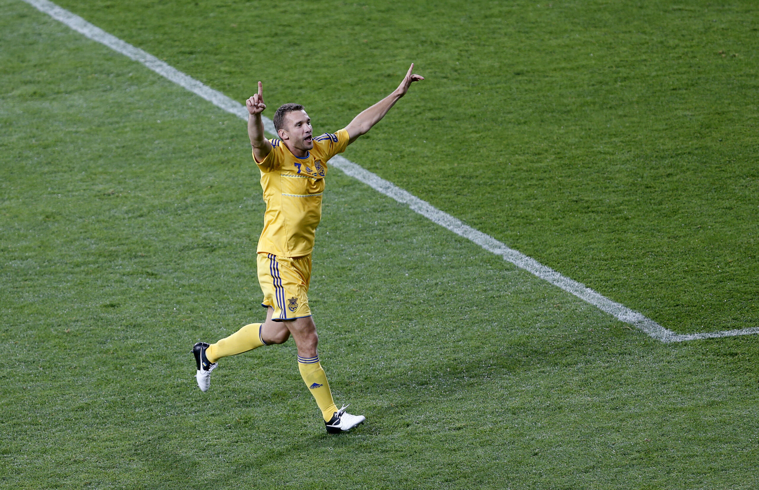 EURO 2012: Ukraine beats Sweden 2-1