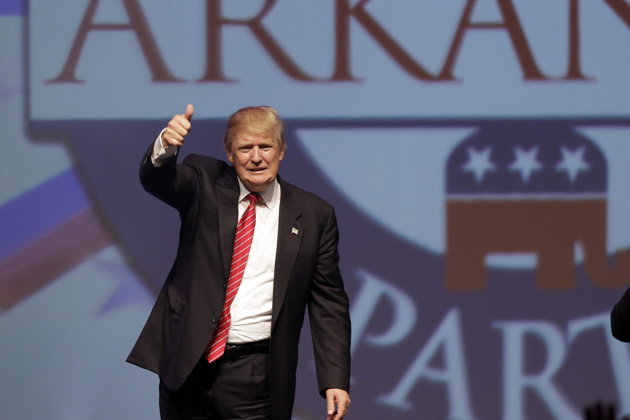 Trump opens up 10-point lead in New Hampshire