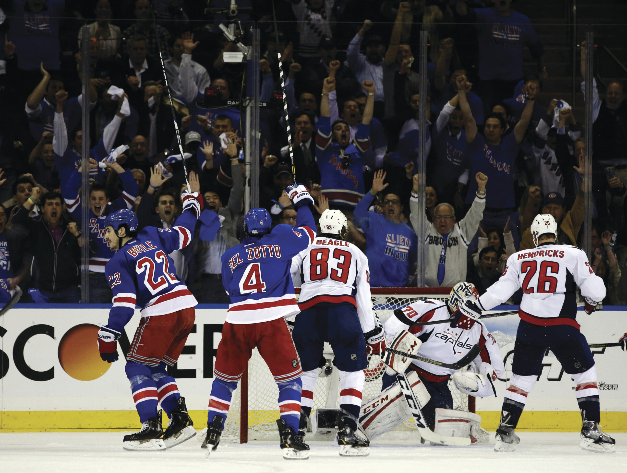 Rangers score late, hold on for wild Game 3 win over Capitals