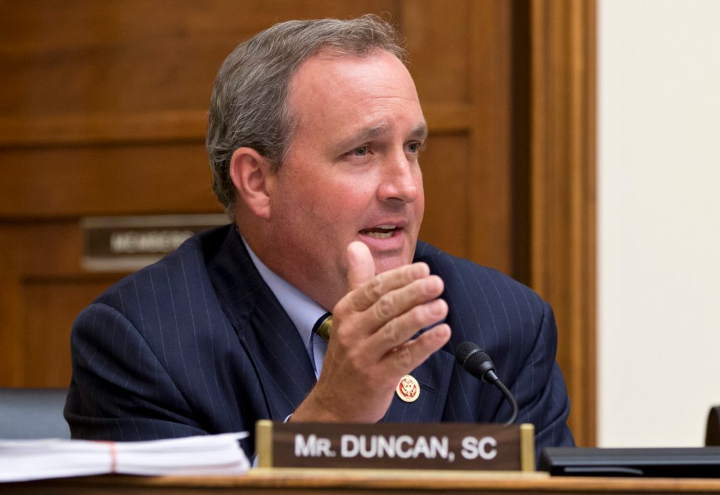 House and Senate conservatives unite against everyone else