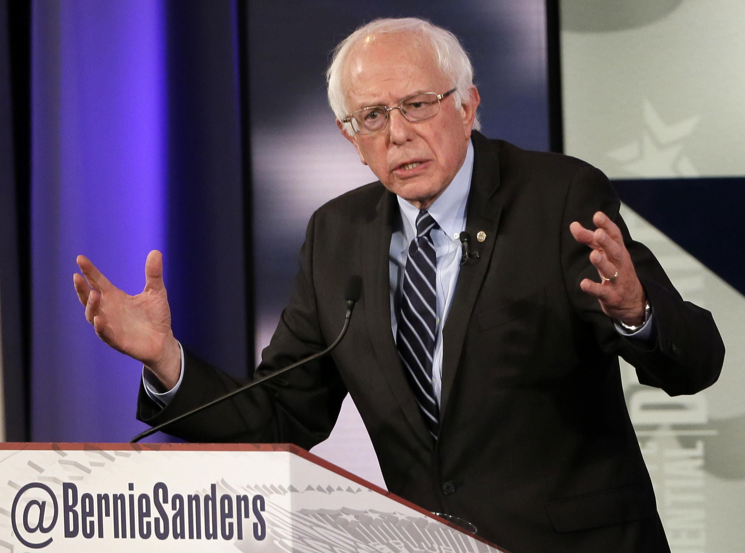 Sanders links Clinton’s Iraq War support to rise of ISIS