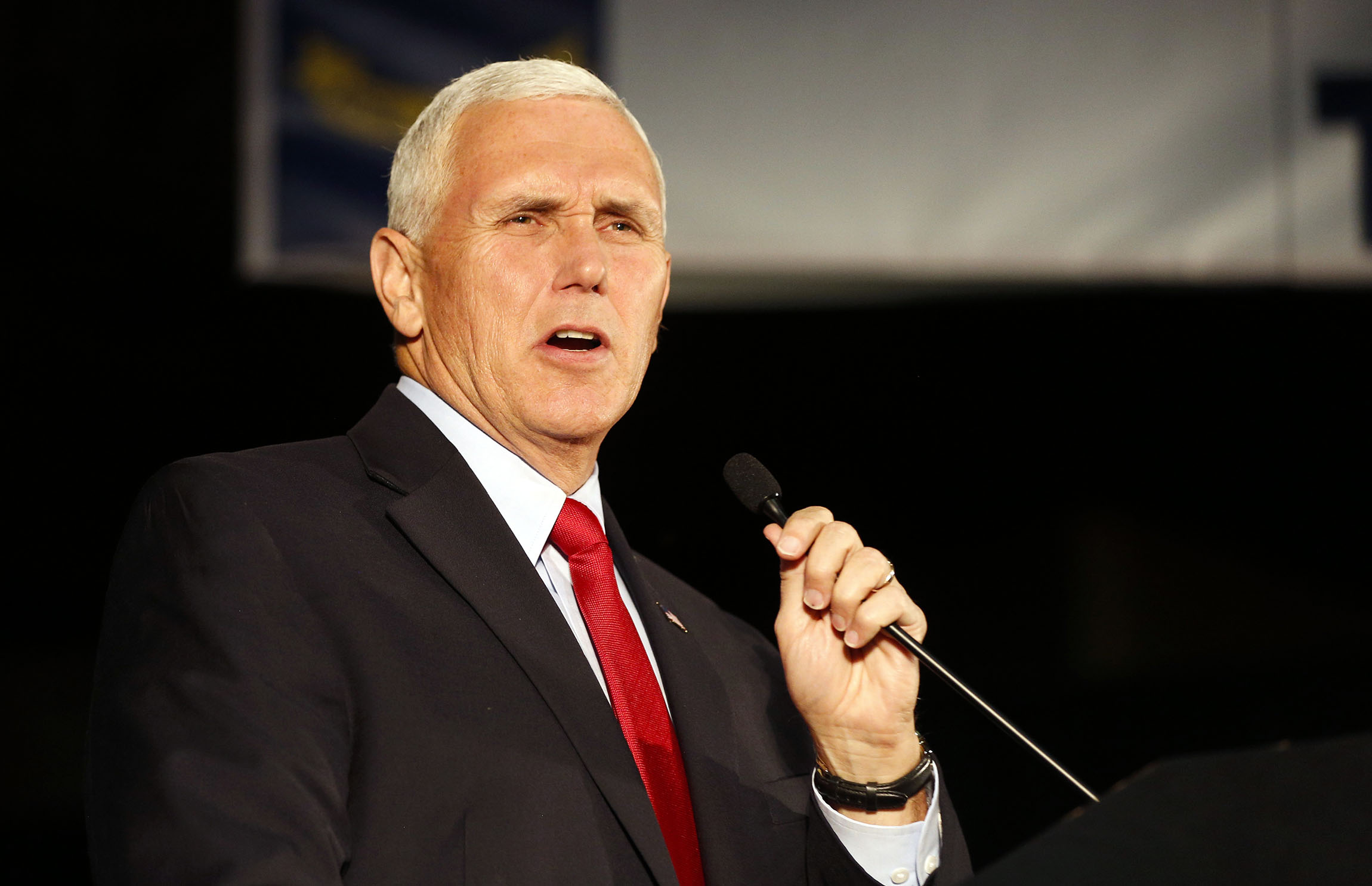 Mike Pence will visit US-Mexico border next week