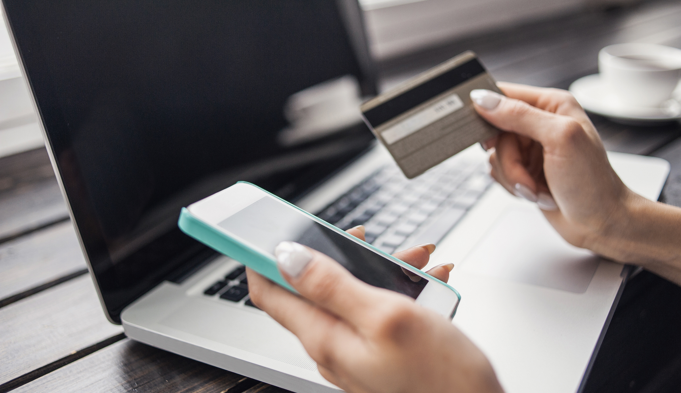Survey: Nearly 1 in 4 millennials working full time still rely on their parents to pay bills