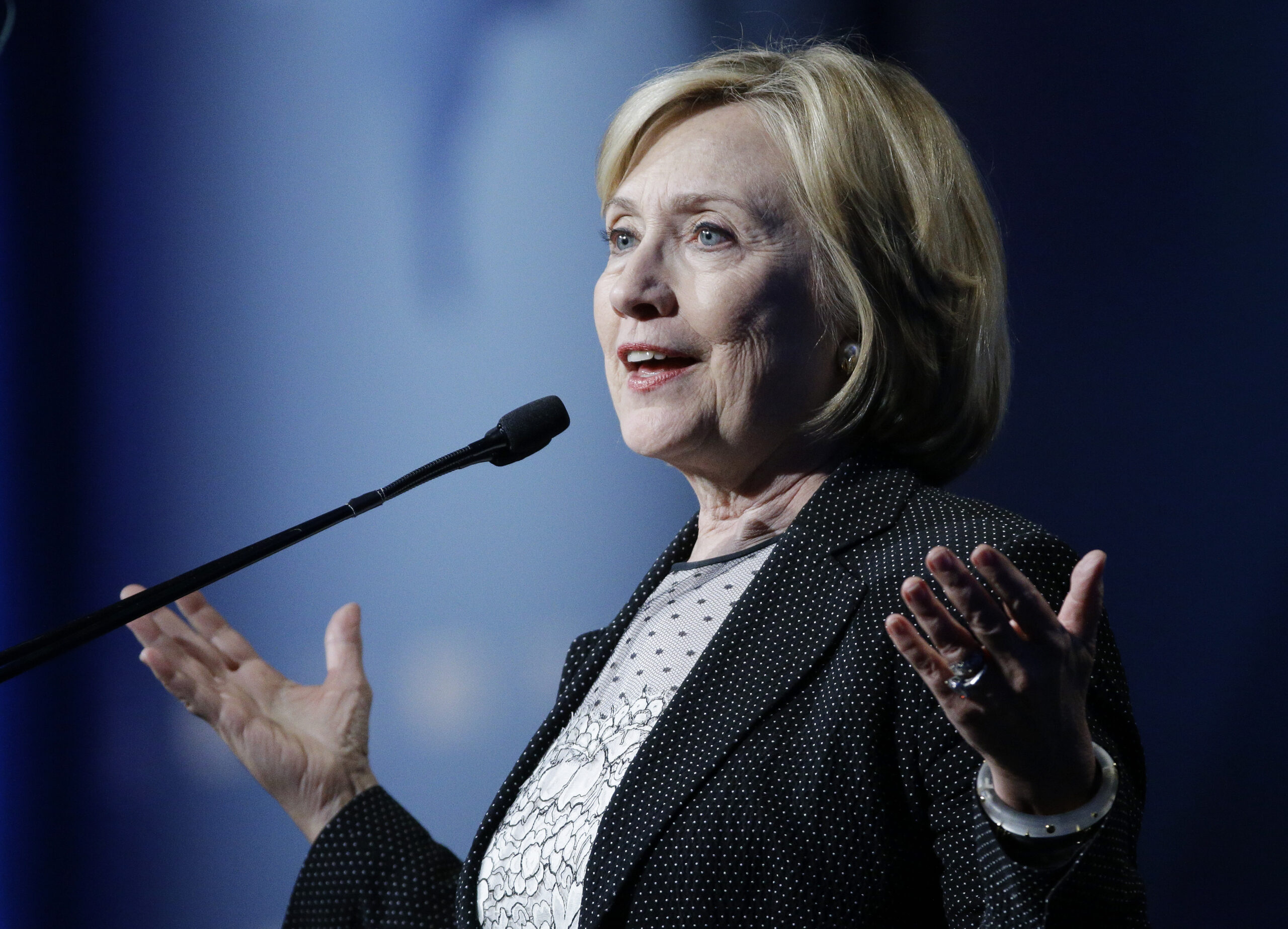 Hillary Clinton to call for a path to citizenship