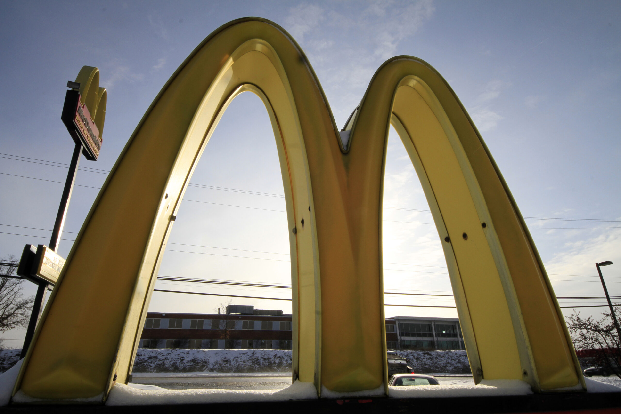 McDonald’s 1Q profit slips as US sales decline