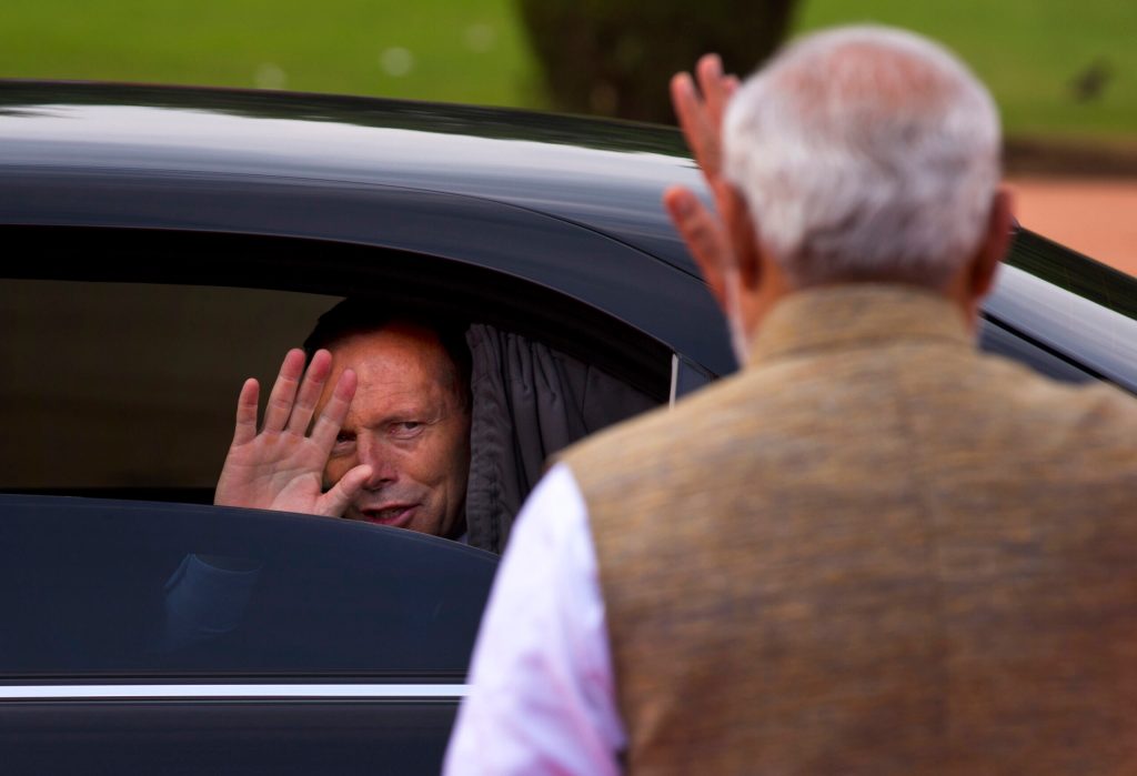 Australia signs uranium export deal with India