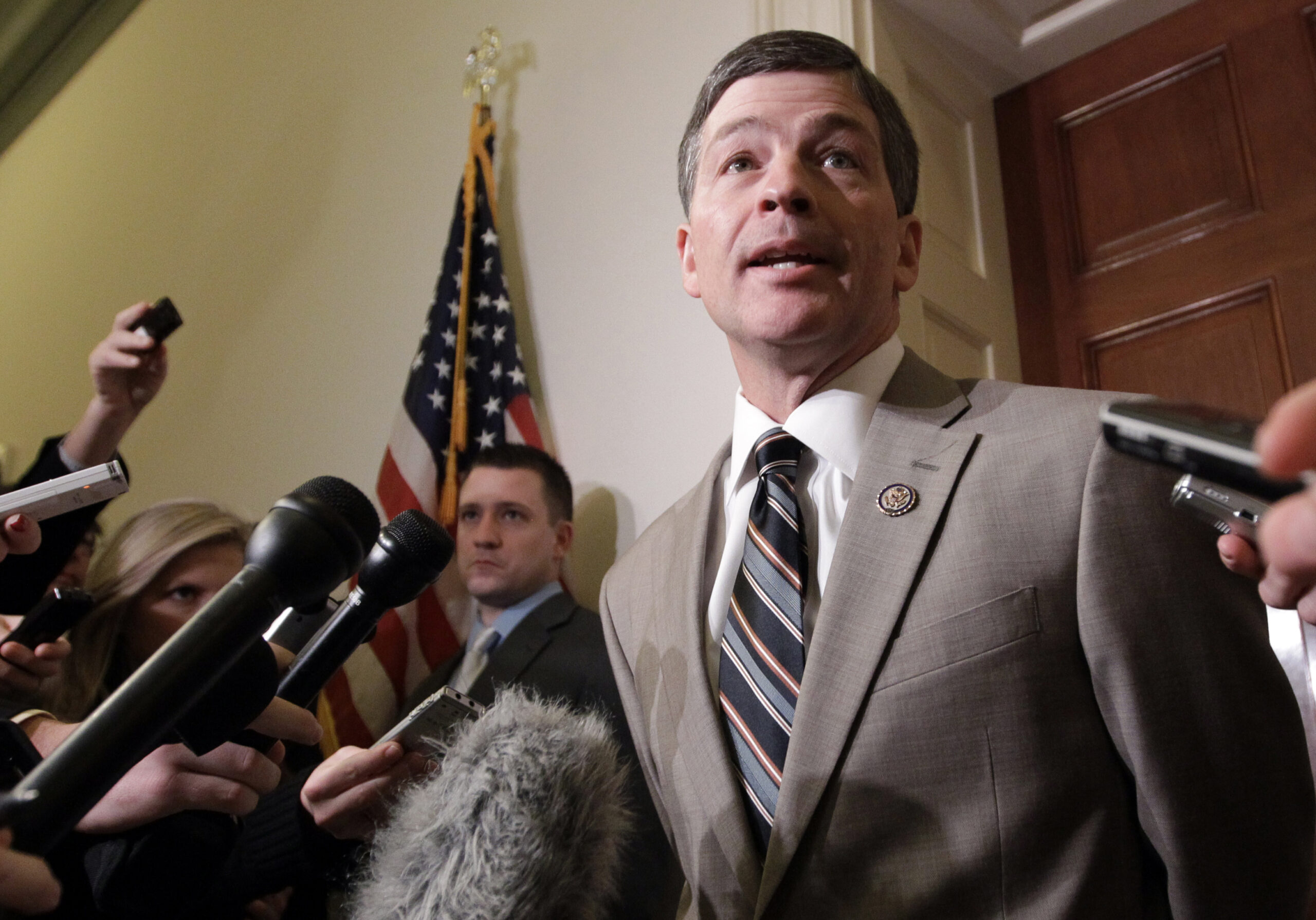 Hensarling out of leadership race