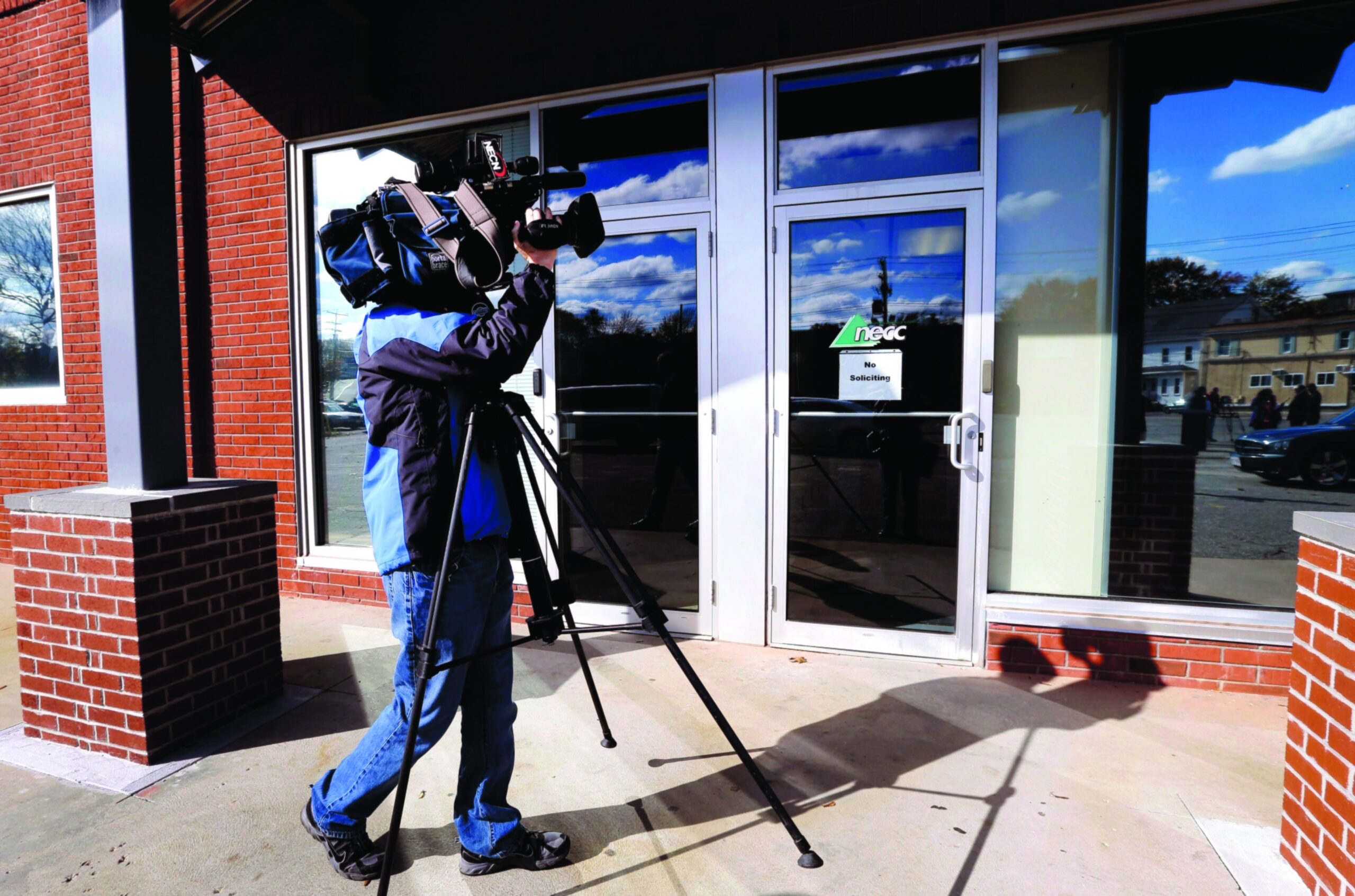 Report: FDA wanted to close Mass pharmacy in 2003