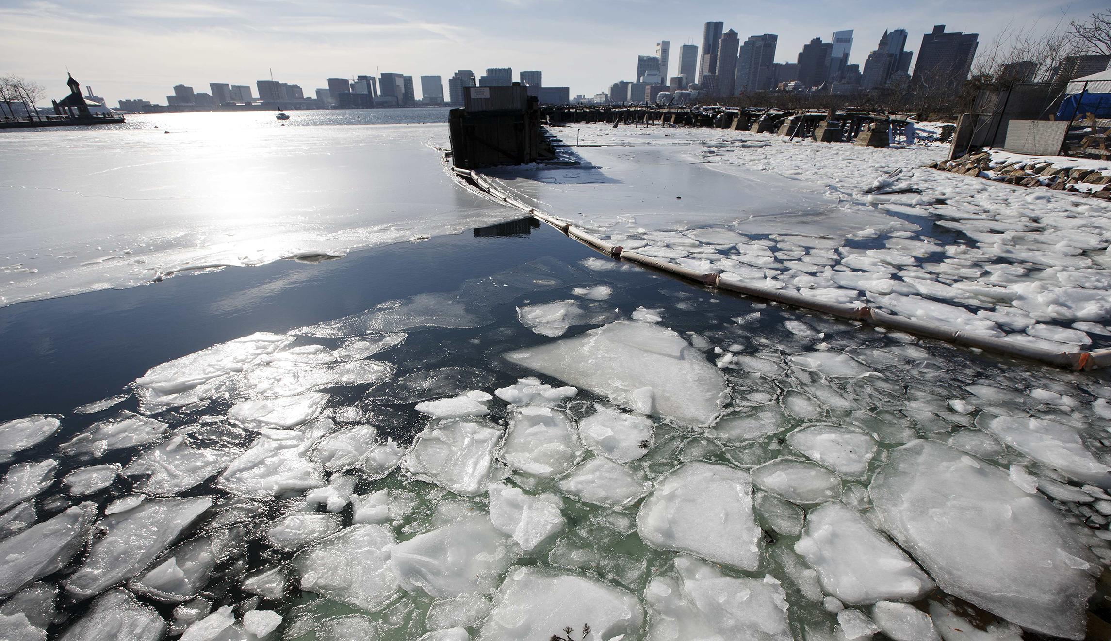 Eastern US braces for winter ‘bomb cyclone’
