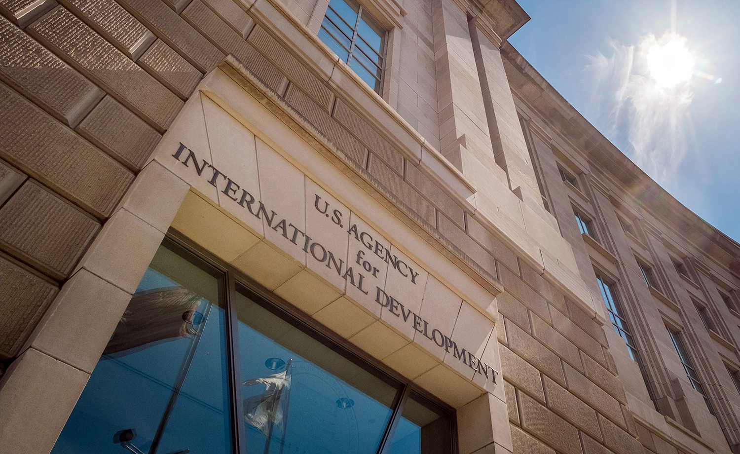 Trump bans foreign aid to groups that provide abortions